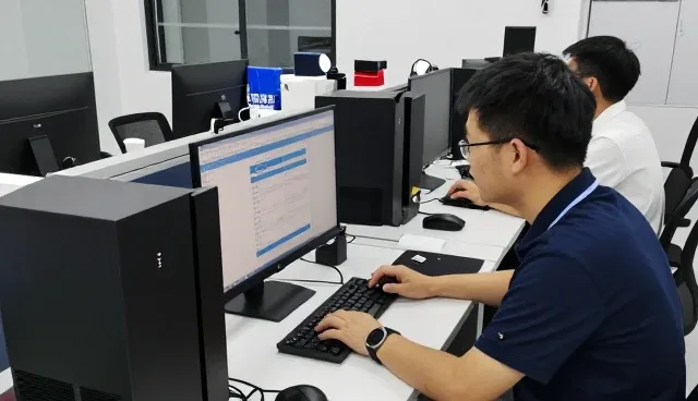 施工现场解决方案中的软件开发选择